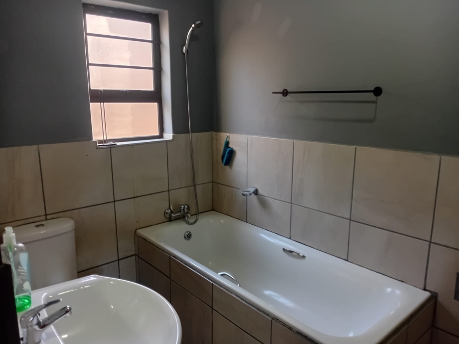 To Let 3 Bedroom Property for Rent in Gonubie North Eastern Cape